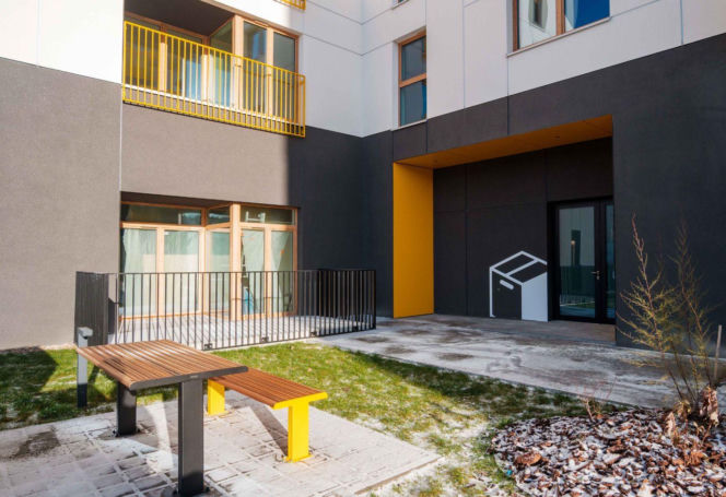 Uwagę zwracają dziś takie adresy jak ul. Dębowa 1 w Łodzi. To tam powstały Apartamenty Dębowa - inwestycja zlokalizowana w centrum Łodzi, w sąsiedztwie alei stuletnich dębów