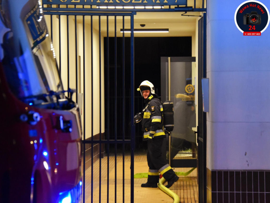 Potężny pożar kamienicy na Pradze. Buchające płomienie widać było z daleka