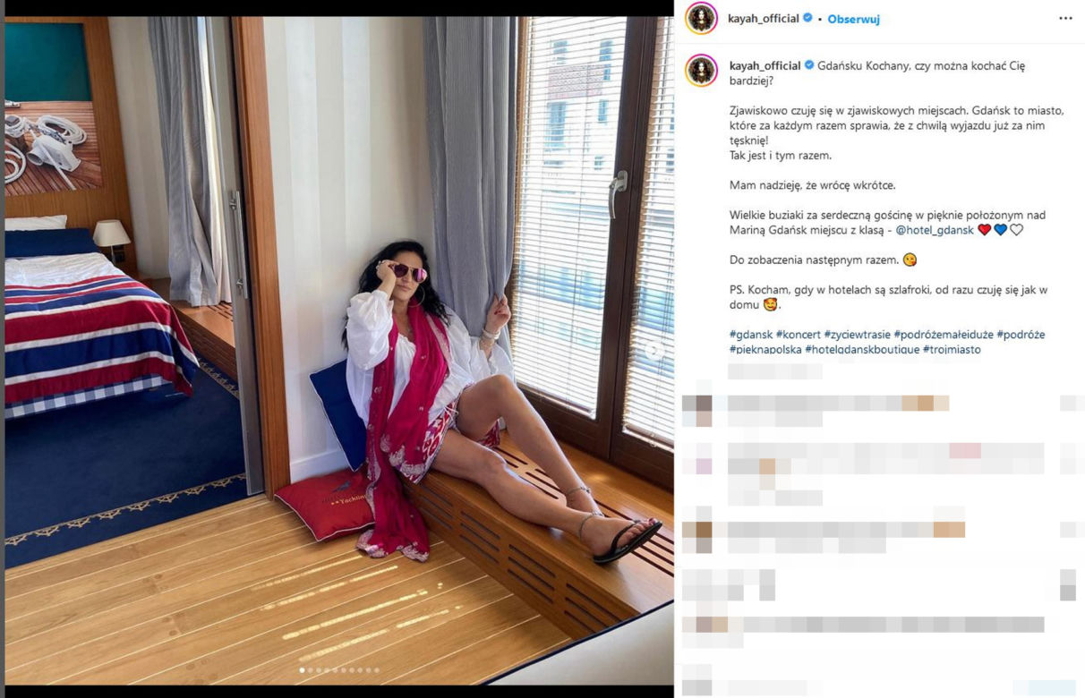 Nogi Kayah wyglądają jak u nastolatki. Wiemy, jak o nie dba!