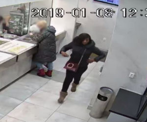 Policjanci z I Komisariatu Policji KMP w Łodzi poszukują kobiety, która przywłaszczyła pieniądze z jednego z kantorów