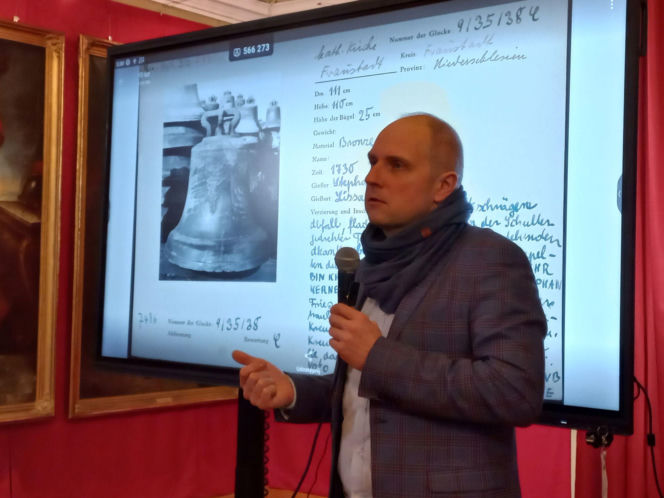 Komu bił ten dzwon? Unikatowy eksponat w muzeum w Lesznie [ZDJĘCIA]