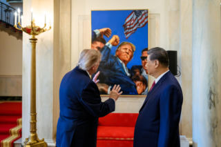 Spotkanie Trump-Xi w Waszyngtonie. Pozory przyjaźni i twarde negocjacje w cieniu Tajwanu i AI
