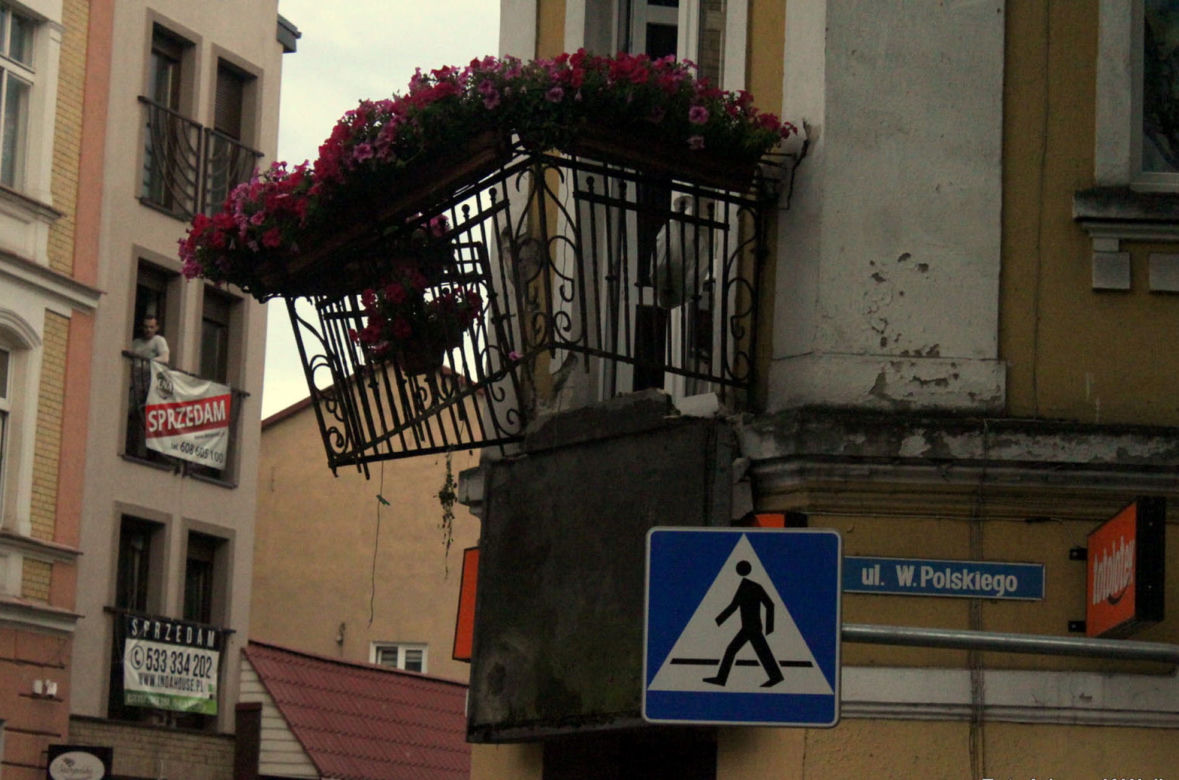 Urwała balkon bo była za ciężka