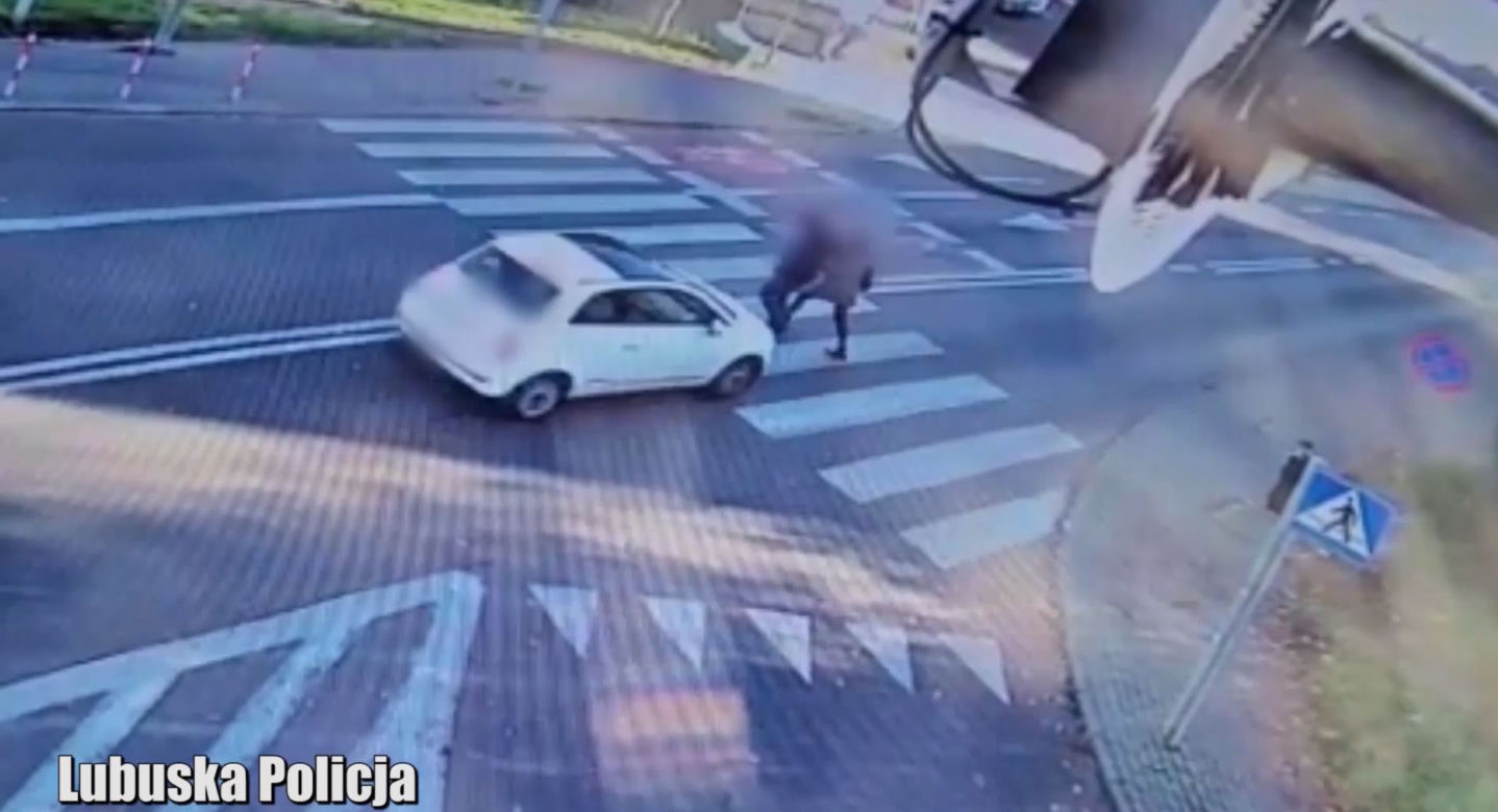 Kobieta huknęła w pieszych na przejściu w Zielonej Górze! Przerażający wypadek [ZDJĘCIA]