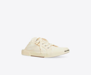  Zniszczone buty Balenciagi za 6500 zł 