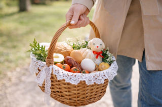Ten niepozorny składnik musi trafić do koszyczka wielkanocnego. Ma potężną symbolikę