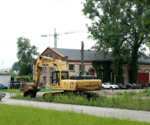 Zburzone zabytkowe stajnie przy Szwedzkiej 