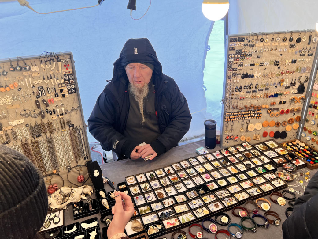 Świąteczne Targi Rzeczy Wyjątkowych 2023 na Rynku Podgórskim. Tłumy dopisały 