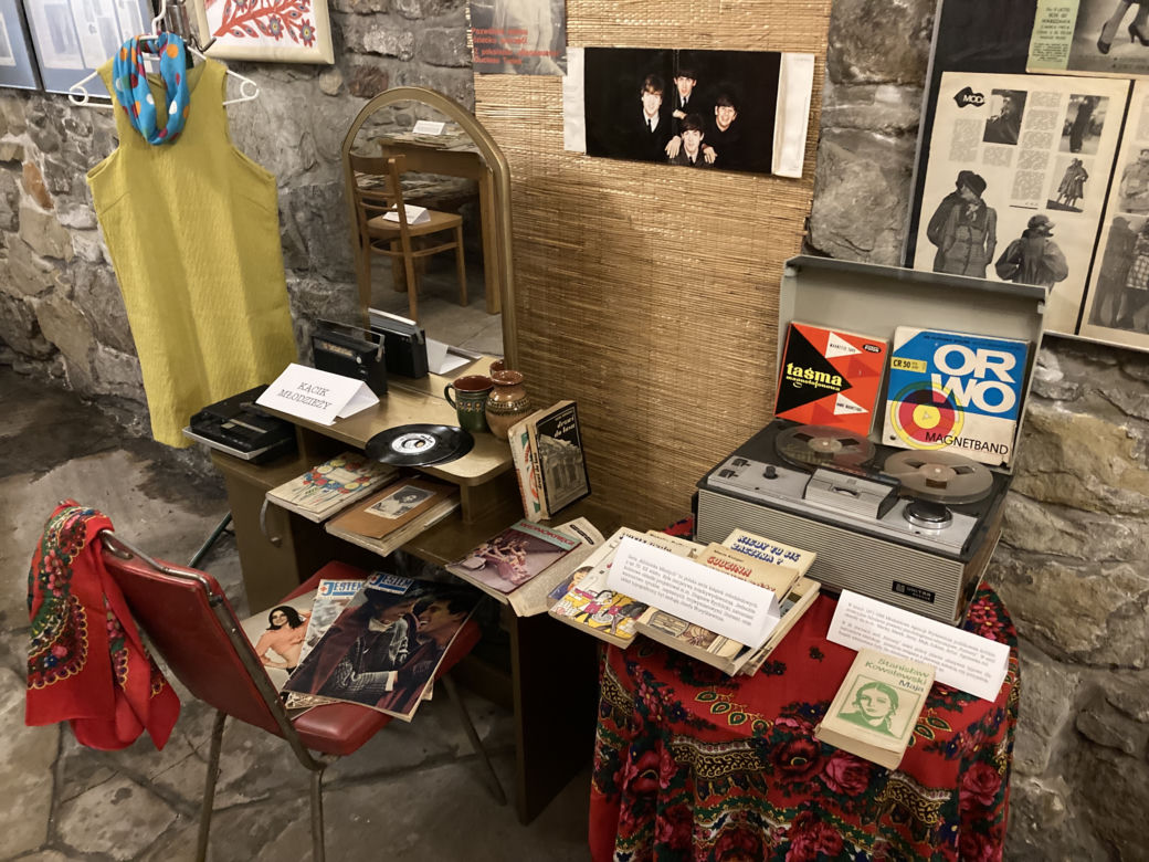 Sądecka Biblioteka Publiczna zaprasza na podróż w czasie do PRL-u