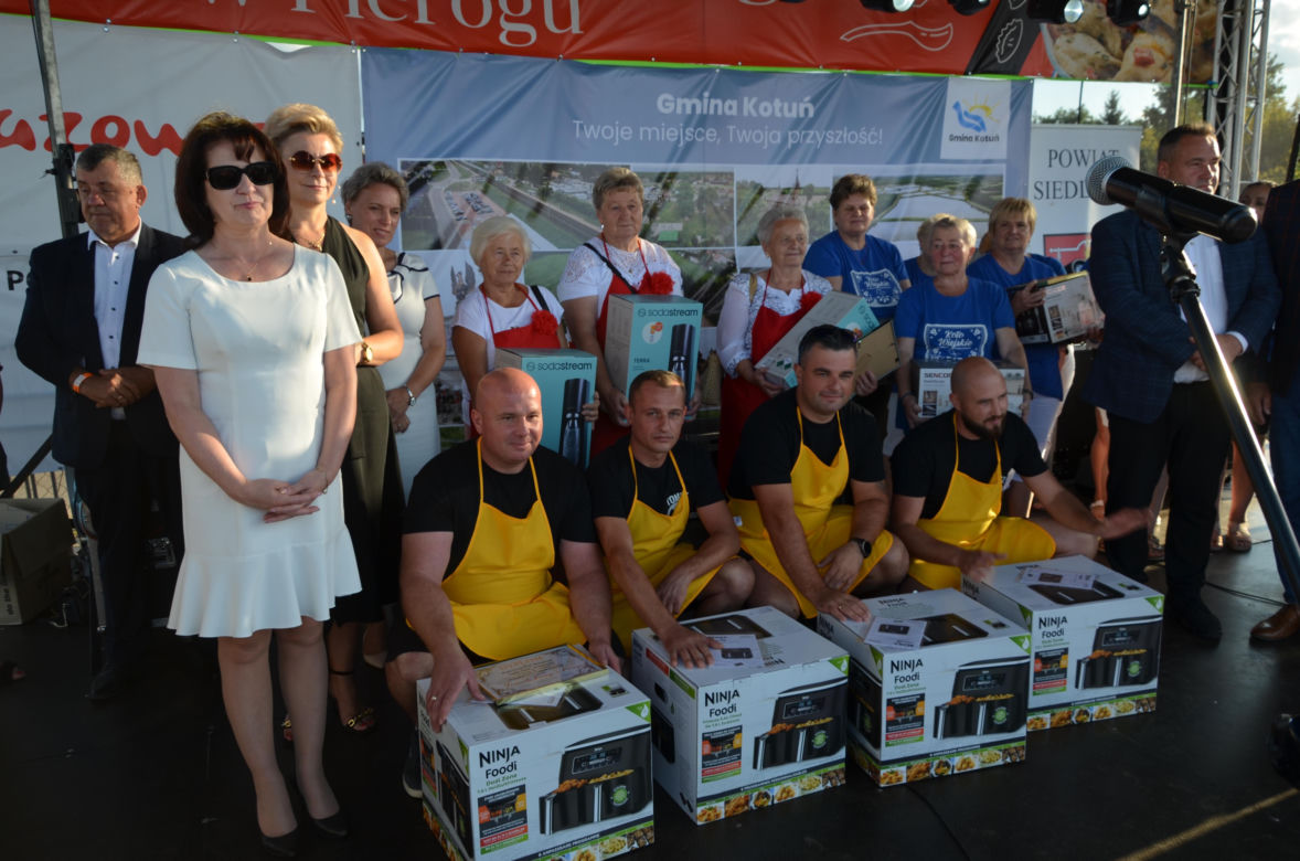W konkursie na najlepsze pierogi w powiecie Siedleckim w 2025 roku zwyciężył męski zespół KGW „Sami Swoi” z Kotunia! 