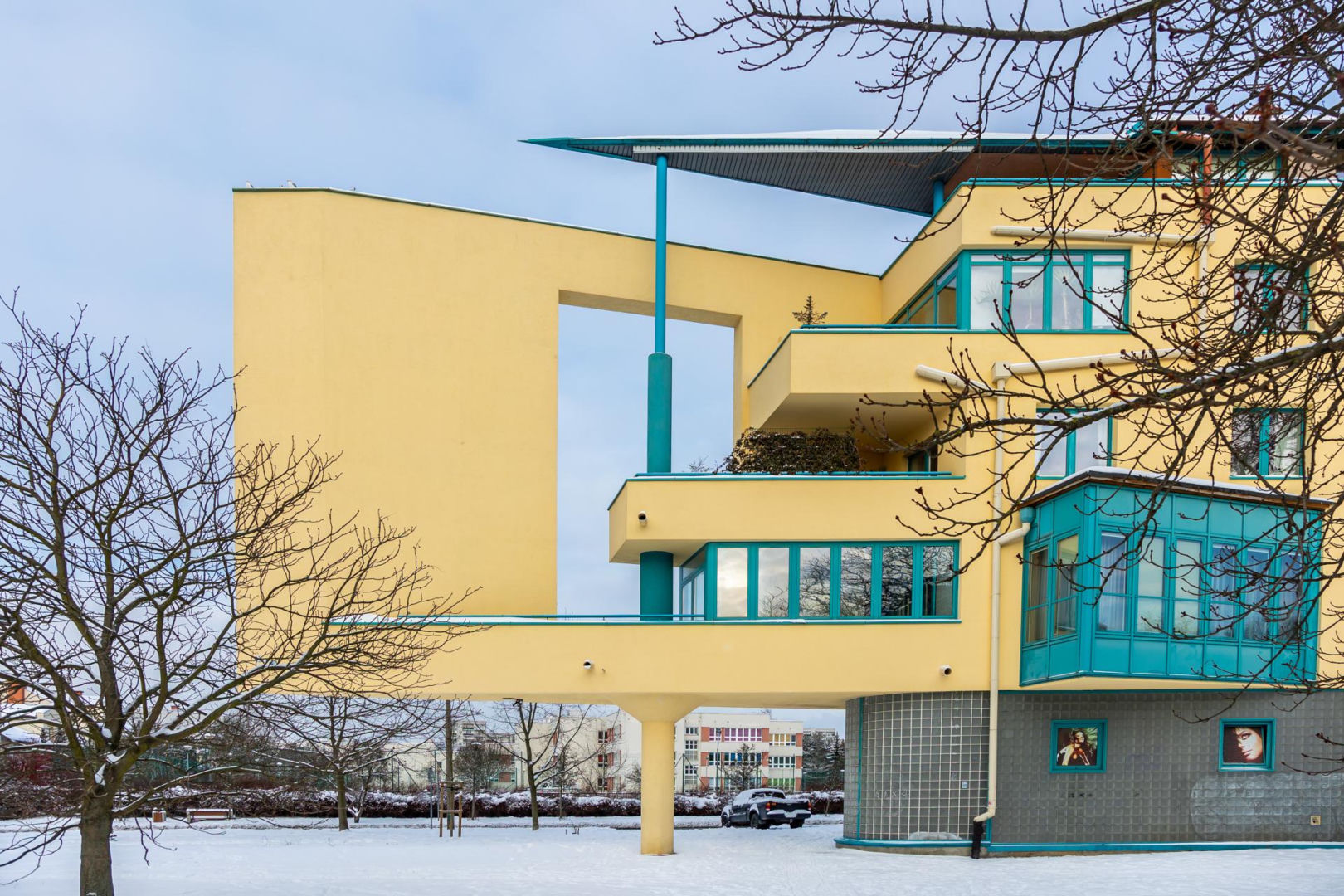 Budynki mieszkalno-usługowe przy ul. Bażantarni, Warszawa