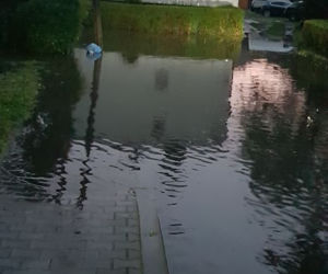 Krajobraz po burzach i ulewach na Śląsku i w Zagłębiu. Zalało ulice Czeladzi, Bytomia, Rudy Śląskiej [ZDJĘCIA,WIDEO]
