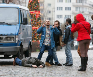 O mnie się nie martw 4 sezon odc. 2. Krzysiek Małecki (Paweł Domagała), Witold Gajewski (Sławomir Orzechowski)