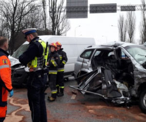 Wypadek w Łodzi. Zginęła pasażerka minivana