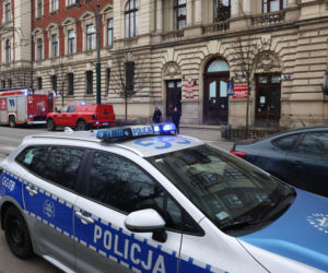 Najpierw Olkusz, teraz Kraków. Podejrzany ładunek w Urzędzie Wojewódzkim. Policja: sprawy mogą być powiązane