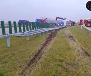 Ciężarówka z energetykami zablokowała S7