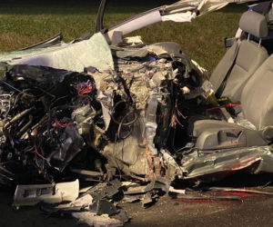 Samochód osobowy zderzył się z dwiema ciężarówkami. Tragedia na DK 25