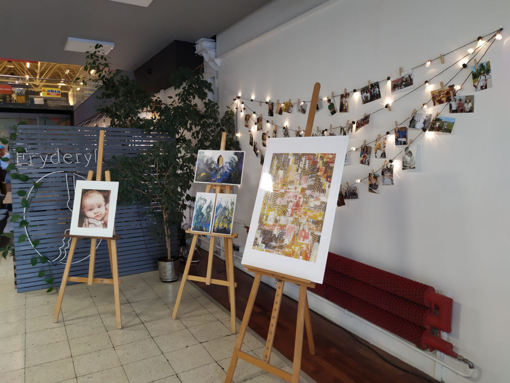 Fotorelacja z wernisażu wystawy prac malarskich Tomasza Stańczuka w Cafe Fryderyk Siedlce