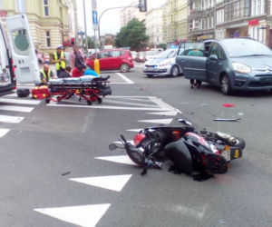 Zderzenie samochodu i skutera w centrum Szczecina