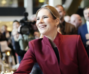 Marta Nawrocka w czerwieni