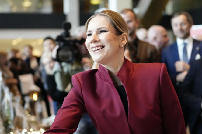 Marta Nawrocka w czerwieni