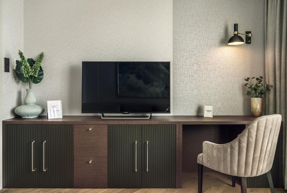 Styl modern classic we wnętrzu. Dyskretny luksus z widokiem na morze