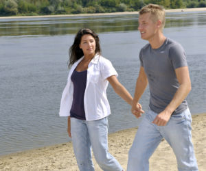 M jak miłość. Paweł (Rafał Mroczek), Majka (Laura Samojłowicz)