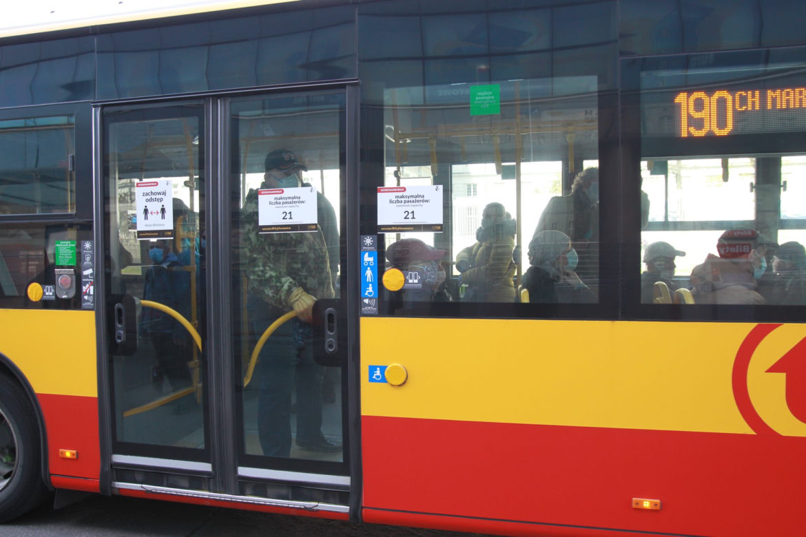 Tłumy w autobusach