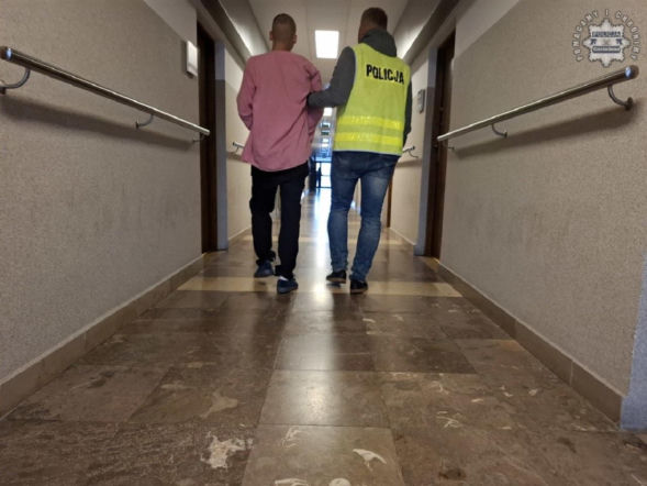 Furia w centrum Częstochowy. Patryk R. oskarżony o usiłowanie zabójstwa i pobicie