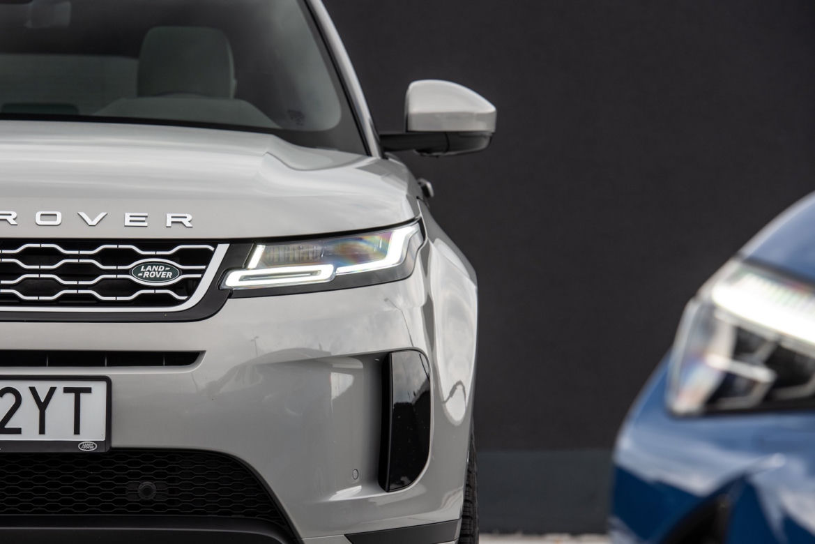 Range Rover Evoque D240 HSE vs Lexus UX 250h 