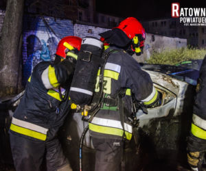 Spektakularne i przerażające! Zdjęcia płonącego auta wbijają w fotel