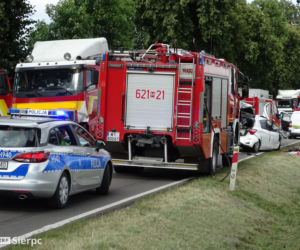 Płock. Zepchnął małżeństwo prosto pod tira. On nie żyje, ona potrzebuje krwi! [ZDJĘCIA]
