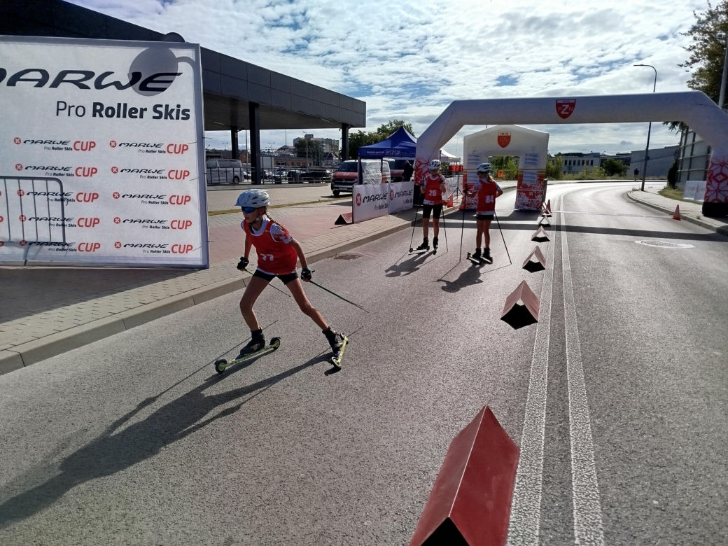 Zawody o Puchar Polski na nartorolkach Marwe Cup 2025 zostały zainaugurowane w Siedlcach