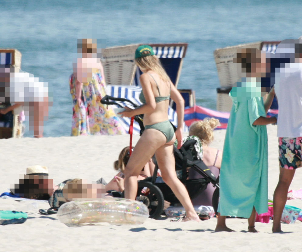 Igraszki Dowborów, Joanna Kroniewska i Maciej Dowbor na plaży