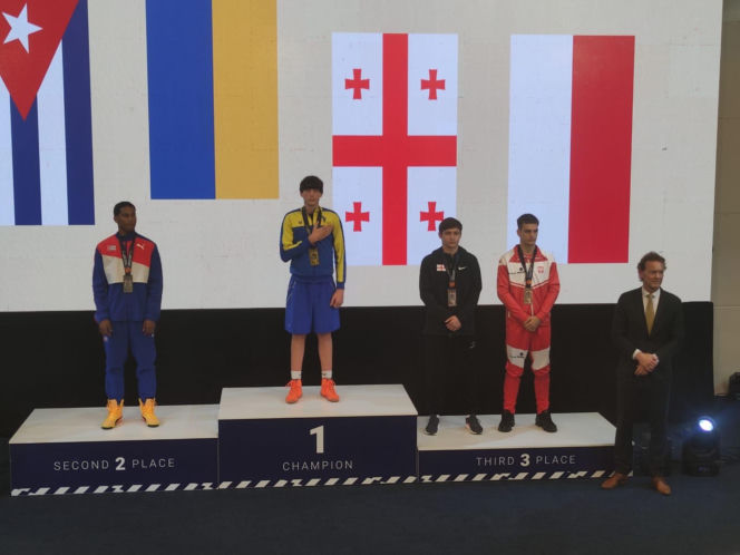 Utalentowany bokser z Torunia Borys Płachta przywiózł medal z Czarnogóry