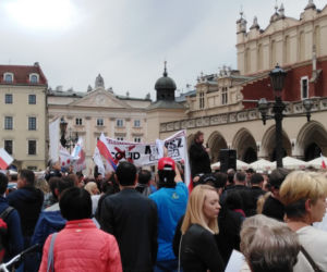 Protest antycovidowy w Krakowie