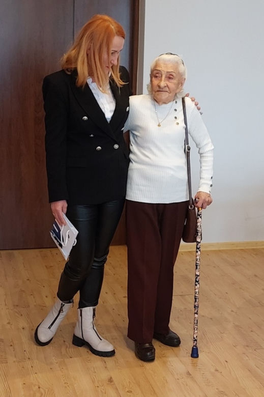 Policja podziękowała bohaterskiej 91-latce, która udaremniła napad na bank