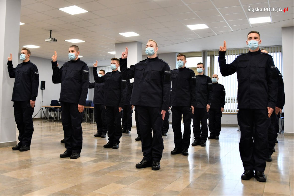  Śliczne policjantki zasiliły szeregi śląskiej policji. Ślubowanie mają za sobą [ZDJĘCIA]