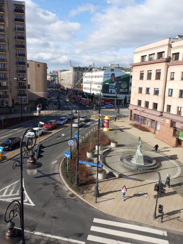 Pożar sadzy w budynku „Sanitasu” w Lublinie. Interweniowały cztery zastępy strażaków