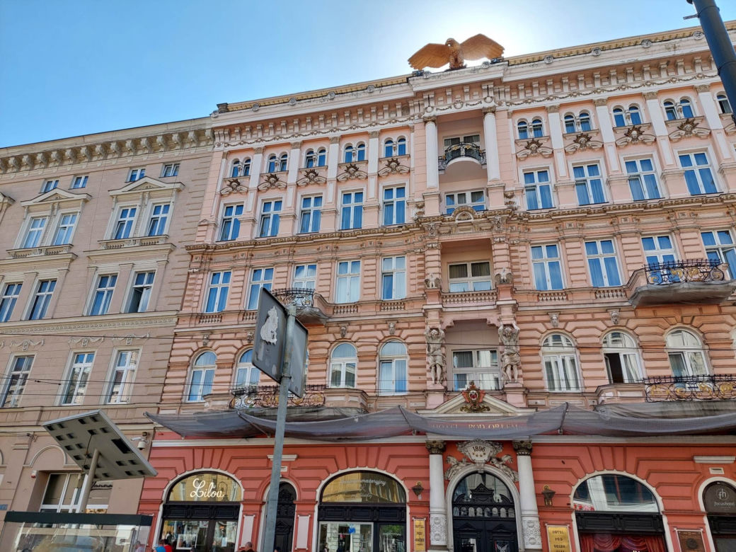 Kamienice w centrum Bydgoszczy potrzebują remontu. Gdzie prace już ruszyły, a gdzie tynk wciąż sypie się ze ścian?