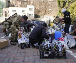 Wojna na Ukrainie - koktajle dla wroga