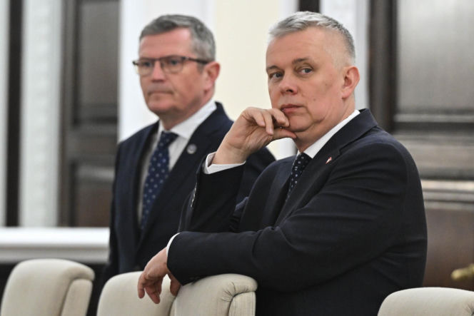 Specjalne posiedzenie rządu. Tusk tnie ceny paliw. Radykalne obniżki podatków