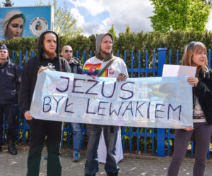Happening pt. Na drugi koniec tęczy z Ojcem Tadeuszem. Chryja 2