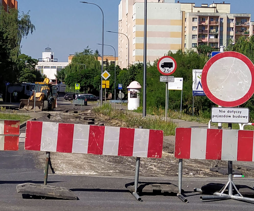 Trwa przebudowa skrzyżowania Podmiejskiej z Wyszyńskiego. Na razie bez korków