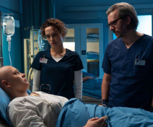 Na dobre i na złe odc. 988. Artur Bart (Piotr Głowacki), Iga (Anna Szymańczyk), Julka (Aleksandra Hamkało)