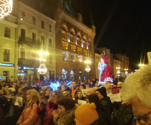 Manifestacja w obronie sądownictwa na Rynku Staromiejskim w Toruniu