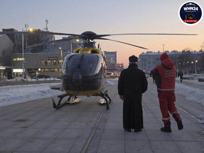 Śmigłowiec ratunkowy na placu Szembeka! Zderzenie samochodów, jeden z nich uderzył w kobietę i dziecko