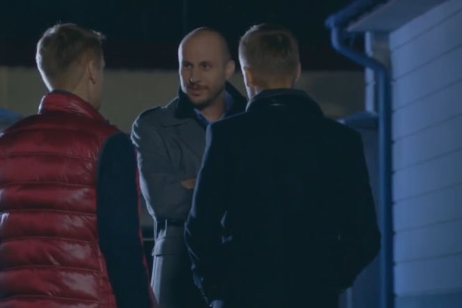 M jak miłość odc. 1047. Robert Lubiński (Tomasz Borkowski), Piotrek (Marcin Mroczek), Paweł (Rafał Mroczek)