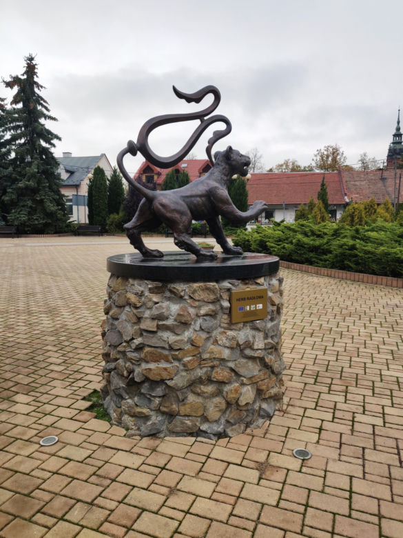 To jedno z najpiękniejszych miast w województwie małopolskim. Kiedyś było wsią, która należała do biskupów krakowskich