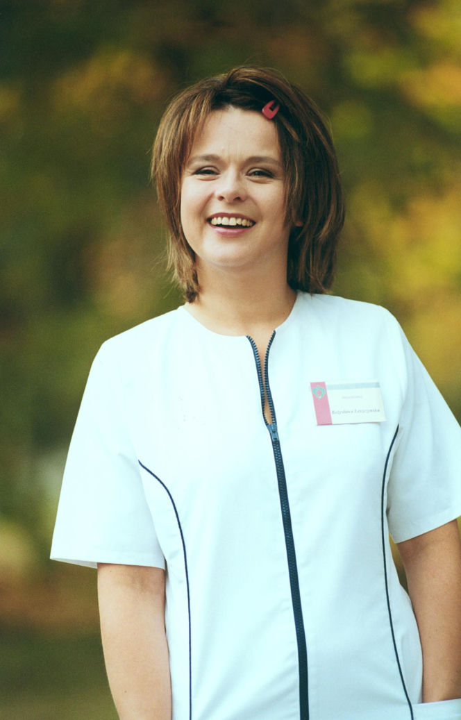 Dawno niewidziana Edyta Jungowska pojawiła się na premierze filmu. Tak dziś wygląda siostra Bożenka z "Na dobre i na złe"